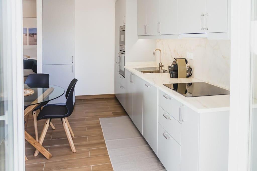 Lovely & Bright Renovated Apt. W/ Balcony In Lagos Eksteriør billede